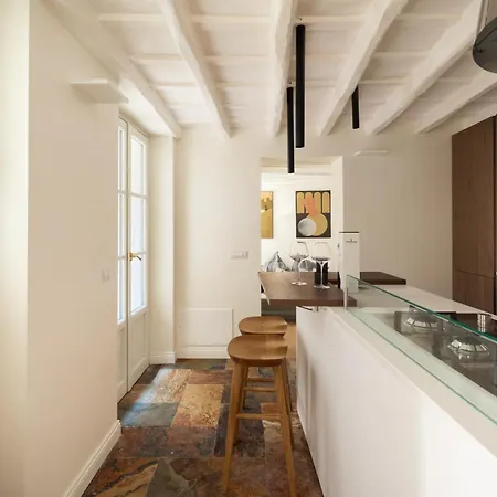 Elegance And Charm In Splendid Via Giulia *